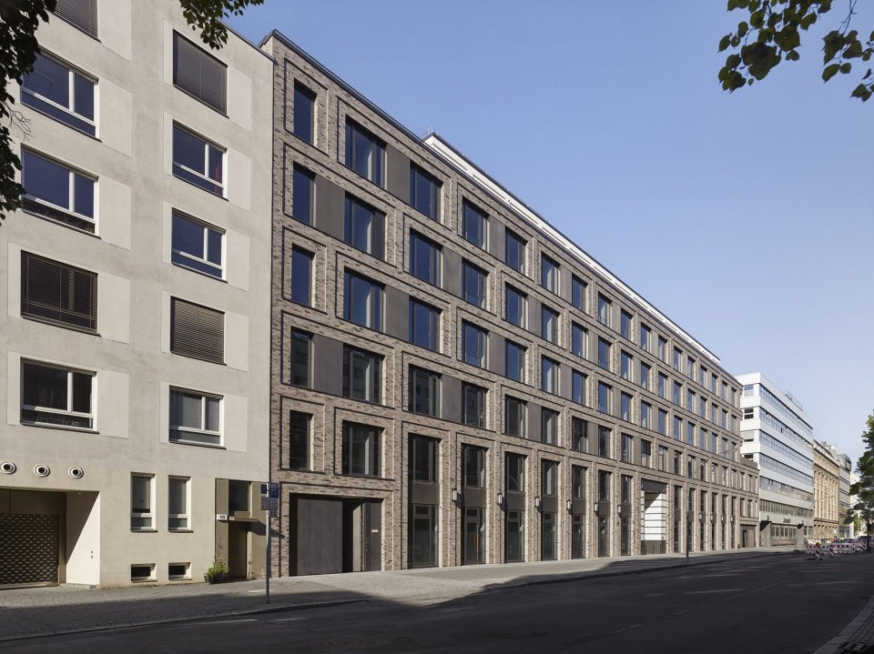三庭院建筑综合体，德国 / TCHOBAN VOSS Architekten