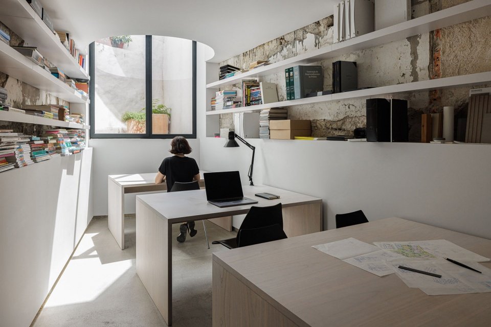 垂直住宅，波尔图 / Tsou Arquitectos