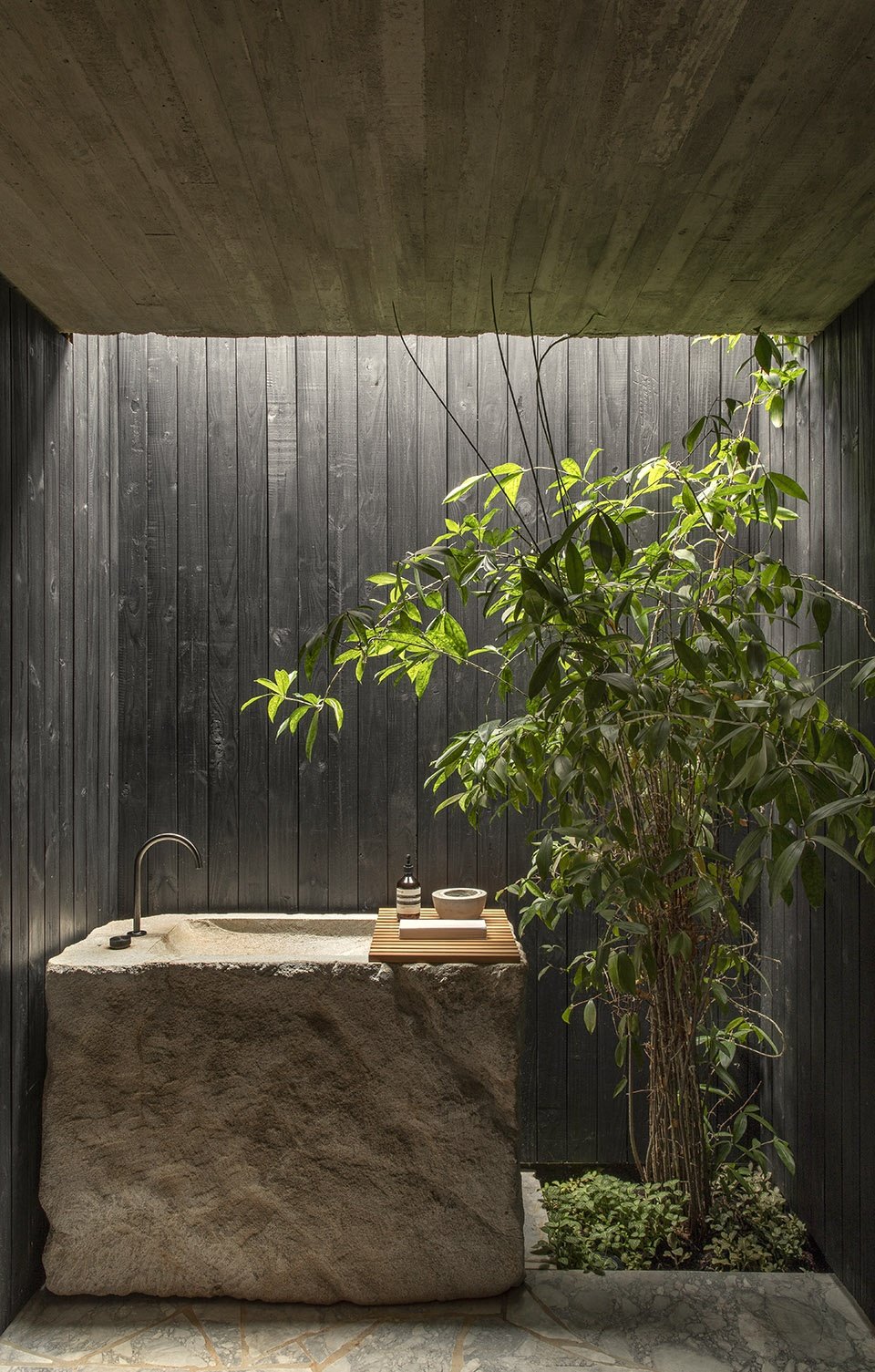 湖之屋，巴西 / Lake by mf+arquitetos