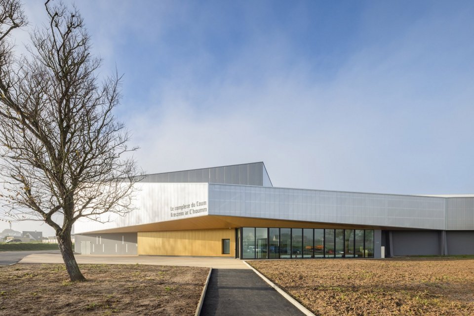 Coum 体育中心翻新扩建，法国 / ENO Architectes