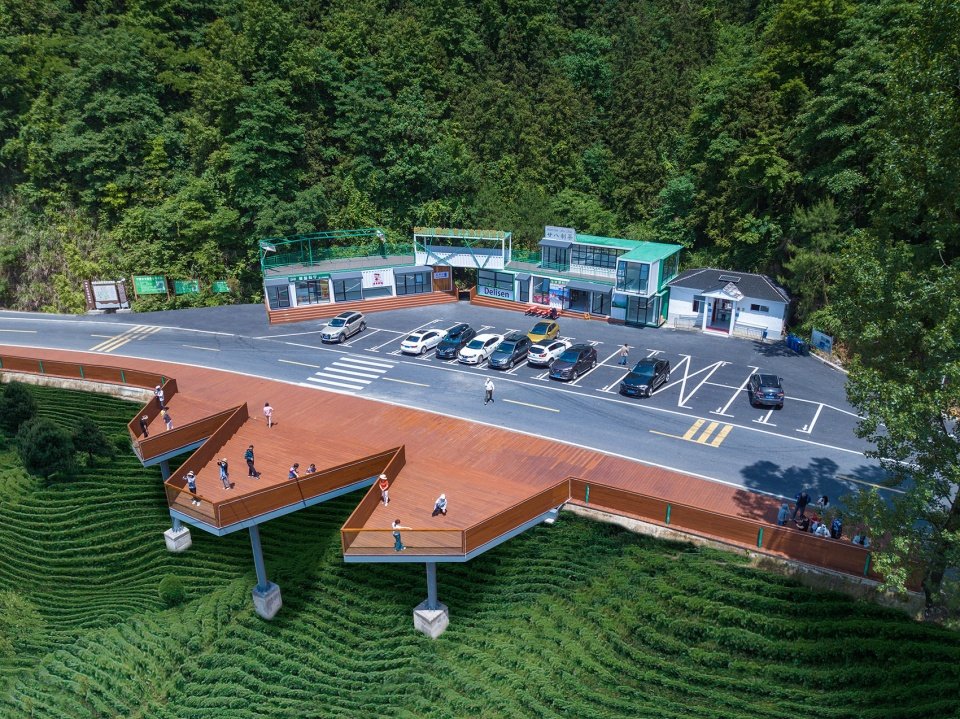 皖南川藏线青龙湾观湖驿站，安徽宁国 / MEDG 现工设计