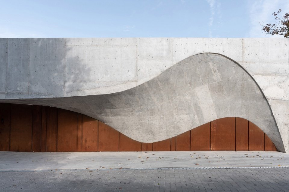 穹顶别墅，摩尔多瓦 / Calujac Architecture