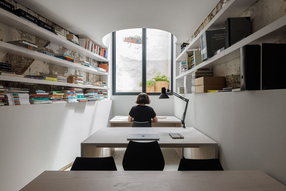 垂直住宅，波尔图 / Tsou Arquitectos