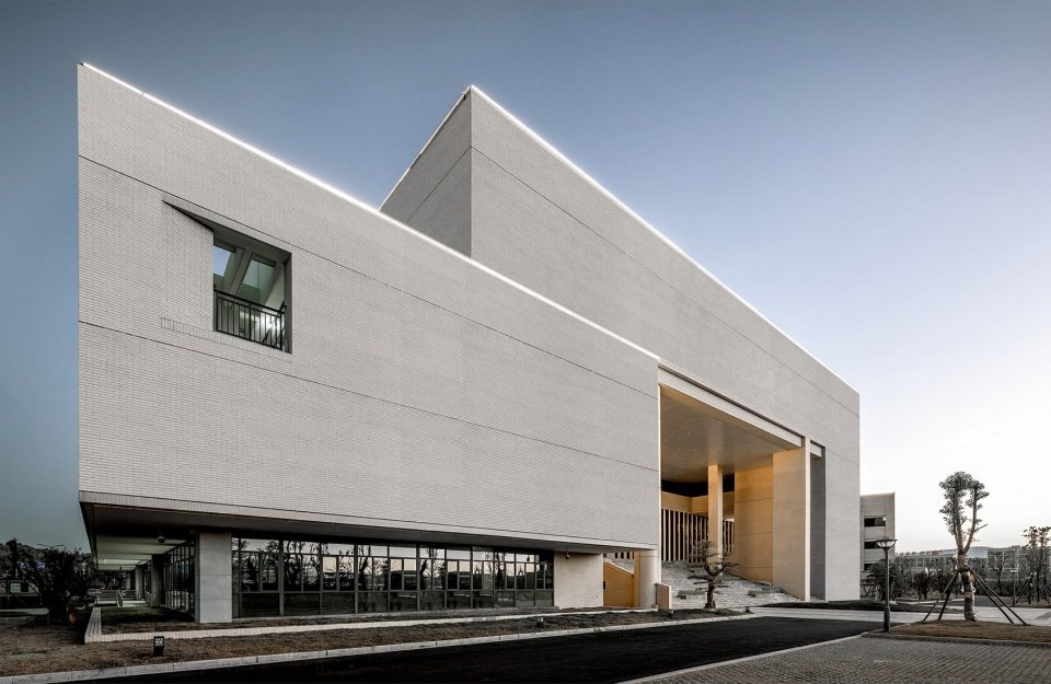 京山市图书档案馆,湖北荆门 / 华中科技大学匠作工作室,武汉华中科大建筑规划设计研究院有限公司 京山市图书档案馆,湖北荆门 / 华中科技大学匠作工作室,武汉华中科大建筑规划设计研究院有限公司