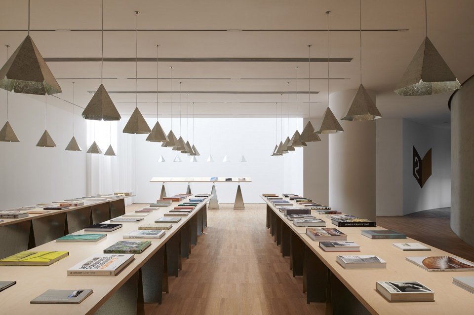 阿那亚卷宗书店和友谊书展，秦皇岛 / 亘建筑事务所