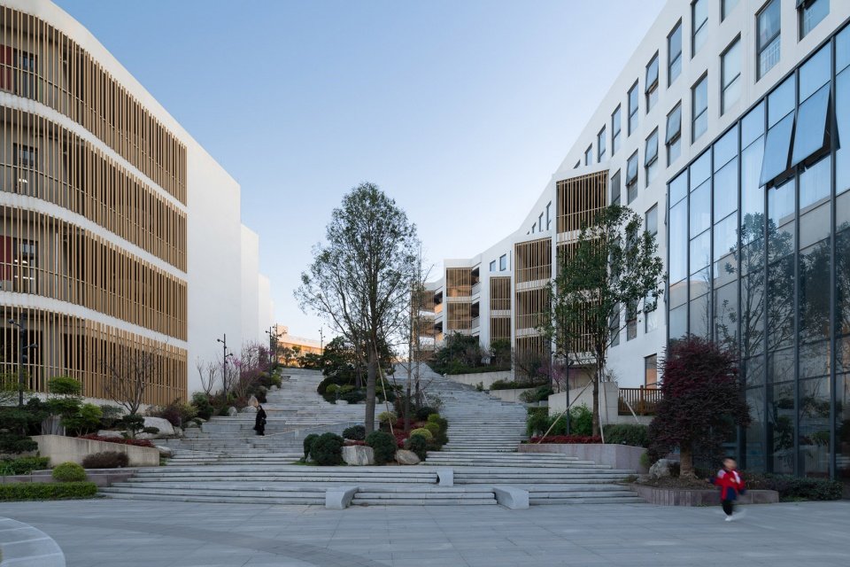 义乌市艺术学校新校区 / 浙江大学建筑设计研究院