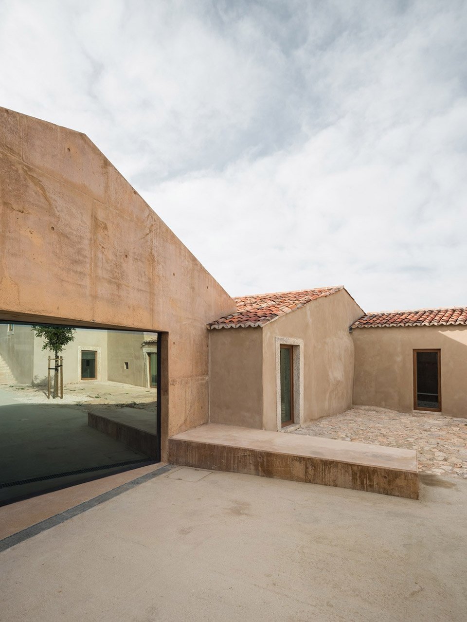 Casal Saloio 乡村房屋改造，葡萄牙 / Miguel Marcelino