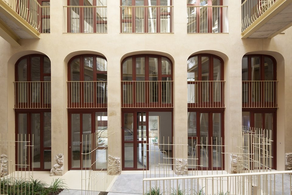 La Carbonería 集体住宅修复，巴塞罗那 / Office for Strategic Spaces