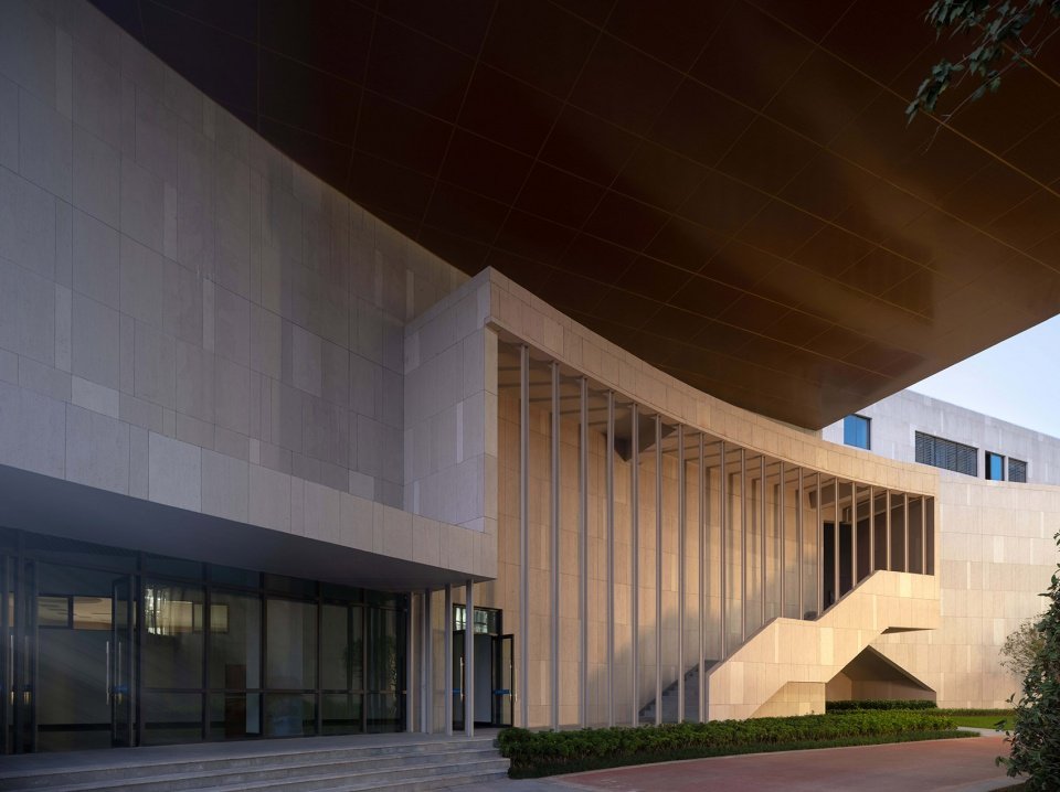 成都外国语学校仁寿校区 / 江苏中锐华东建筑设计研究院有限公司 荣朝晖工作室 成都外国语学校仁寿校区 / 江苏中锐华东建筑设计研究院有限公司 荣朝晖工作室