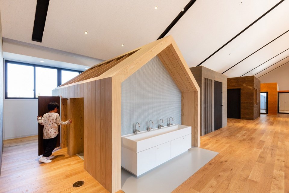 UB 幼儿园，日本 / HIBINOSEKKEI + Youji no Shiro + KIDS DESIGN LABO