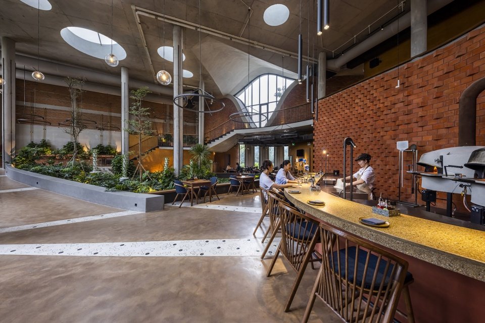 “生态循环馆”餐厅，越南 / Takashi Niwa Architects