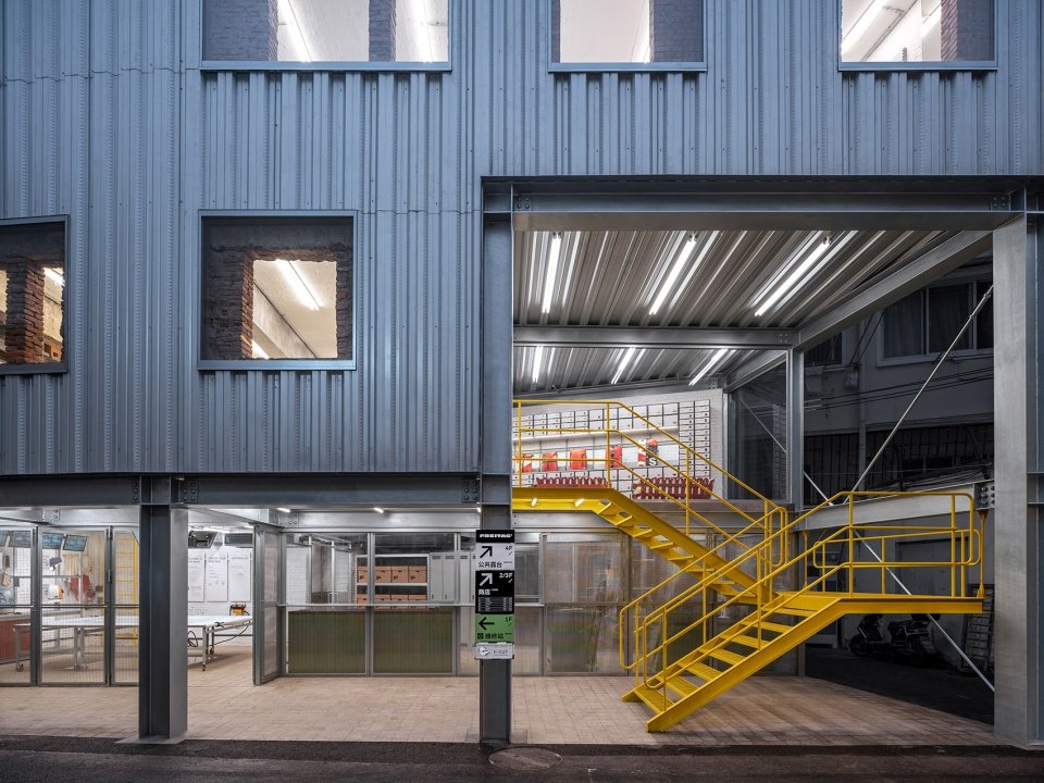 FREITAG 新店,上海 / FREITAG + 小大建筑设计事务所 FREITAG 新店,上海 / FREITAG + 小大建筑设计事务所