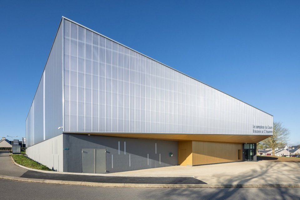 Coum 体育中心翻新扩建，法国 / ENO Architectes