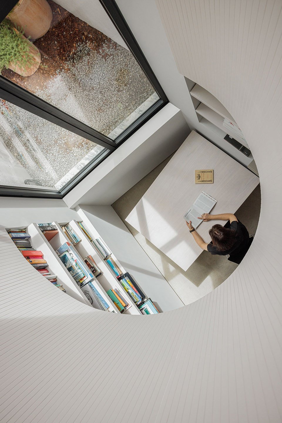 垂直住宅，波尔图 / Tsou Arquitectos