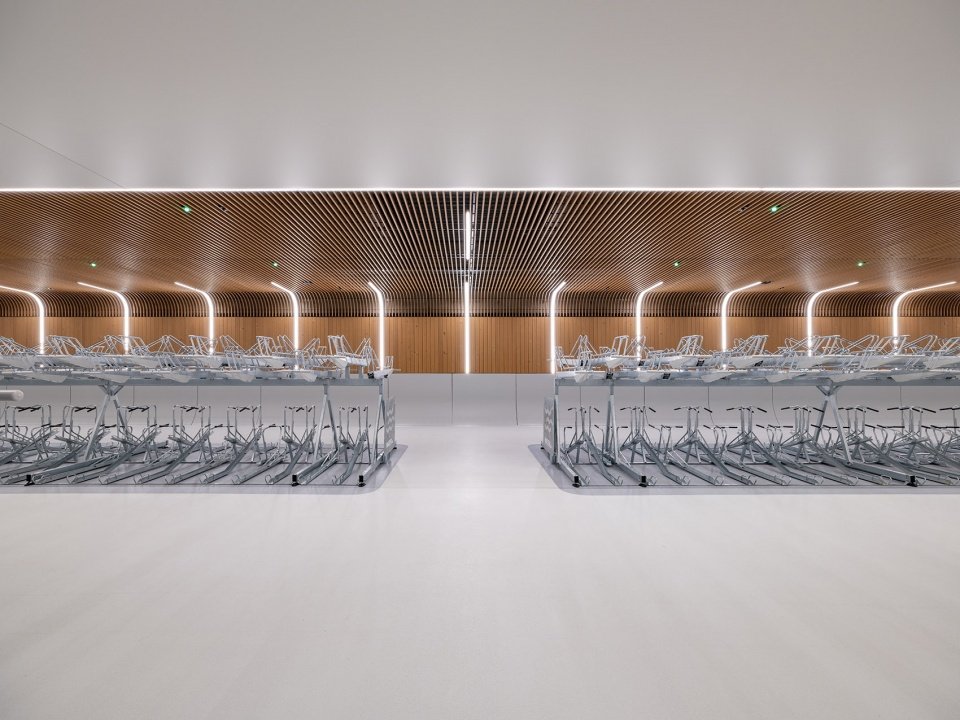 IJboulevard 水下自行车停车场,荷兰 / VenhoevenCS IJboulevard 水下自行车停车场,荷兰 / VenhoevenCS