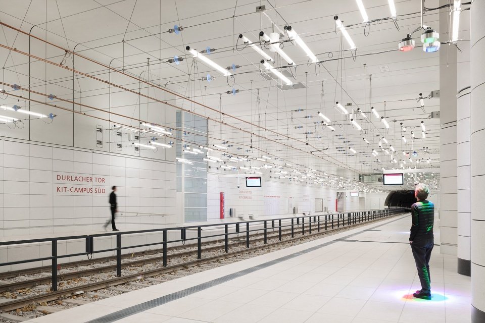 Karlsruhe 轻铁隧道，德国 / allmannwappner