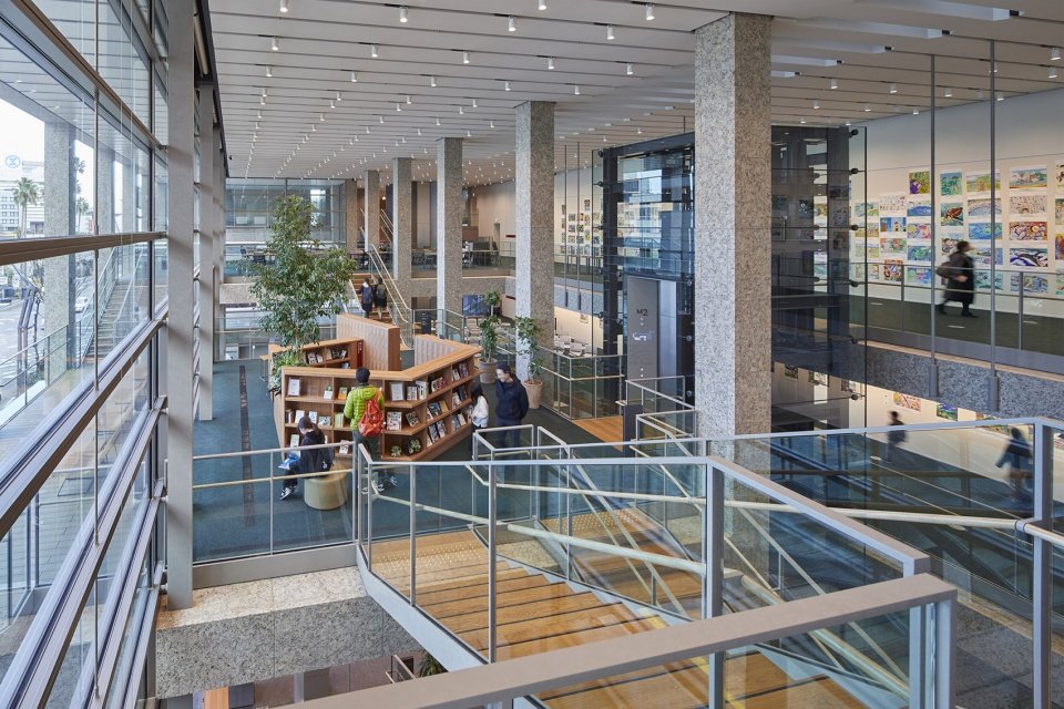 阿波银行总行营业部大楼,日本 / 株式会社日建设计 阿波银行总行营业部大楼,日本 / 株式会社日建设计