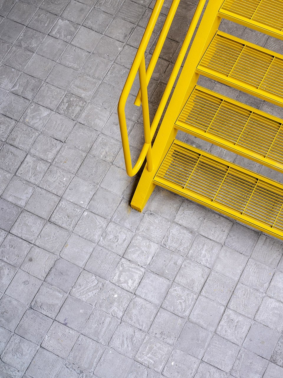 FREITAG 新店,上海 / FREITAG + 小大建筑设计事务所 FREITAG 新店,上海 / FREITAG + 小大建筑设计事务所