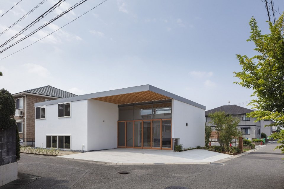 钩状多层交叉房屋，日本 / ihrmk
