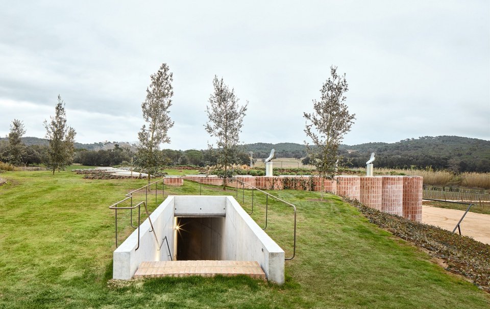 Mont-Ras 酿酒厂，西班牙 / Jorge Vidal Studio