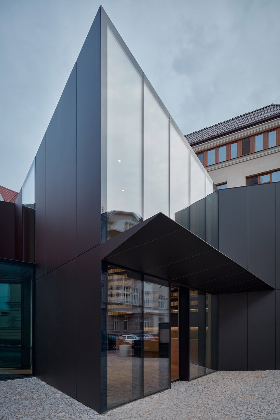 红色教堂改造，捷克 / atelier-r