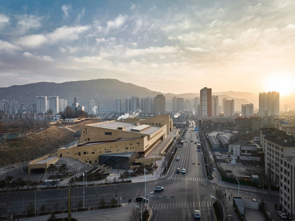 西宁市群众文化艺术活动交流中心，青海 / 西安建筑科技大学设计研究总院有限公司