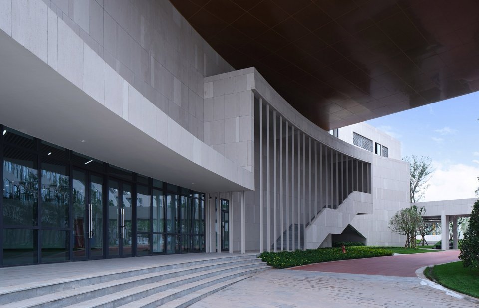 成都外国语学校仁寿校区 / 江苏中锐华东建筑设计研究院有限公司 荣朝晖工作室 成都外国语学校仁寿校区 / 江苏中锐华东建筑设计研究院有限公司 荣朝晖工作室