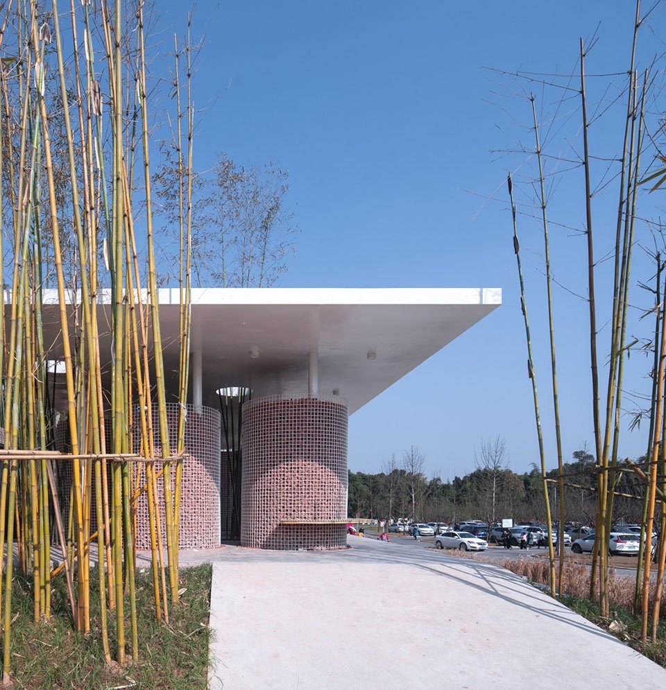 安石卷厕，宜宾 / 在行建筑