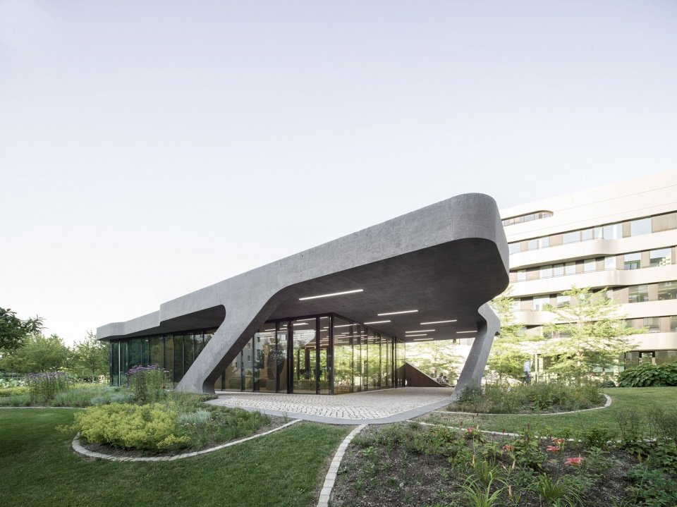 FOM 大学的新社交空间，德国 / J.MAYER.H