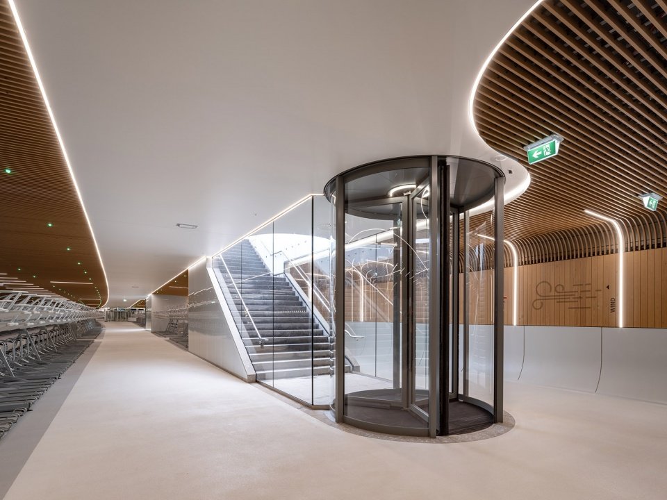 IJboulevard 水下自行车停车场,荷兰 / VenhoevenCS IJboulevard 水下自行车停车场,荷兰 / VenhoevenCS