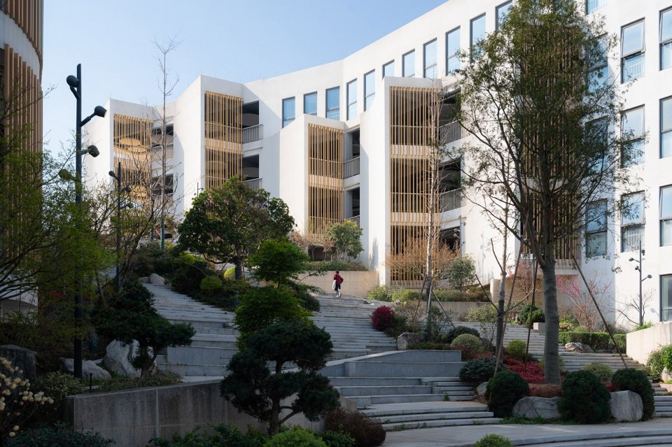 义乌市艺术学校新校区 / 浙江大学建筑设计研究院