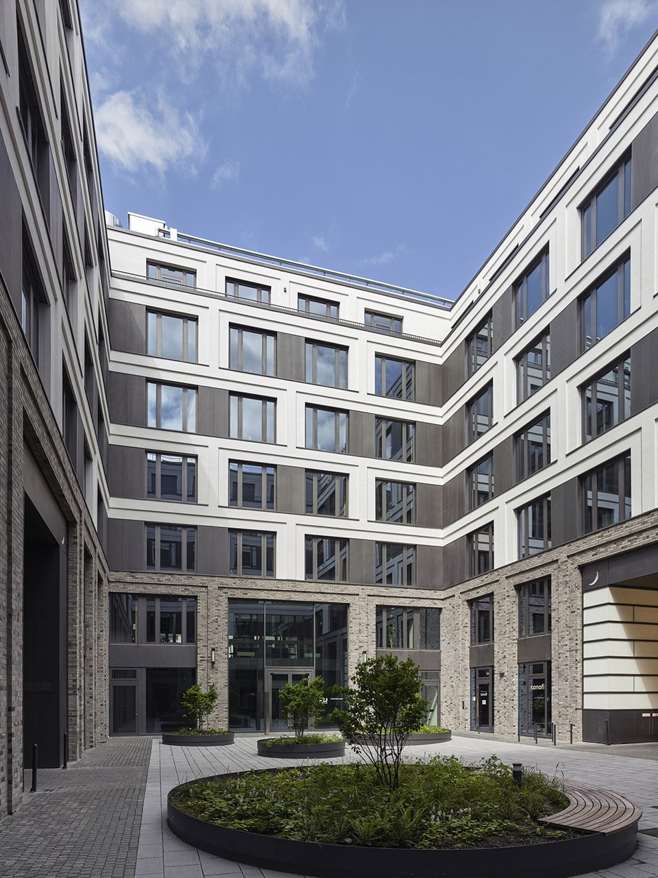 三庭院建筑综合体，德国 / TCHOBAN VOSS Architekten