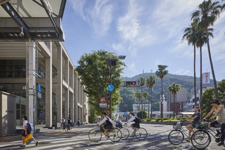 阿波银行总行营业部大楼,日本 / 株式会社日建设计 阿波银行总行营业部大楼,日本 / 株式会社日建设计