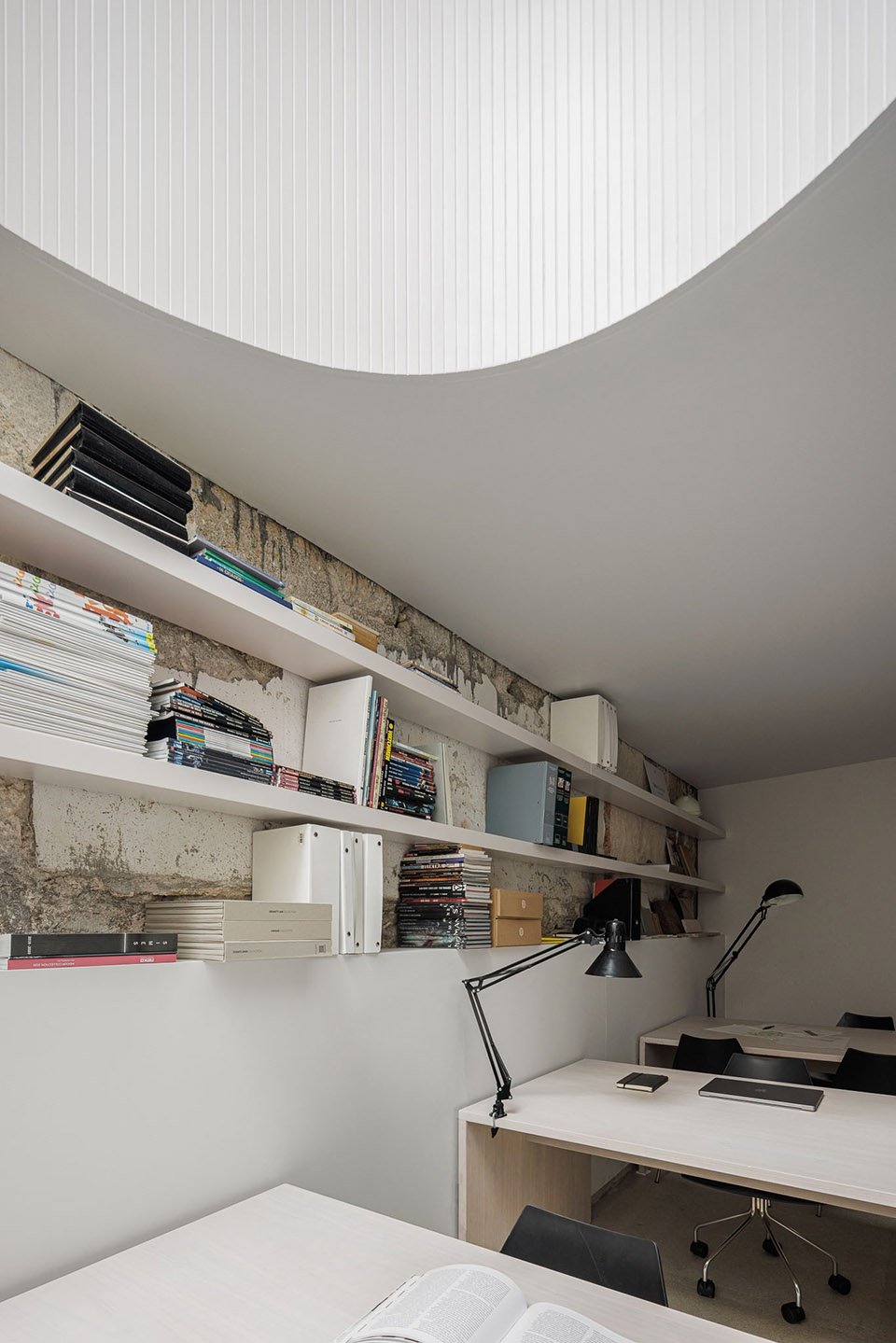 垂直住宅，波尔图 / Tsou Arquitectos