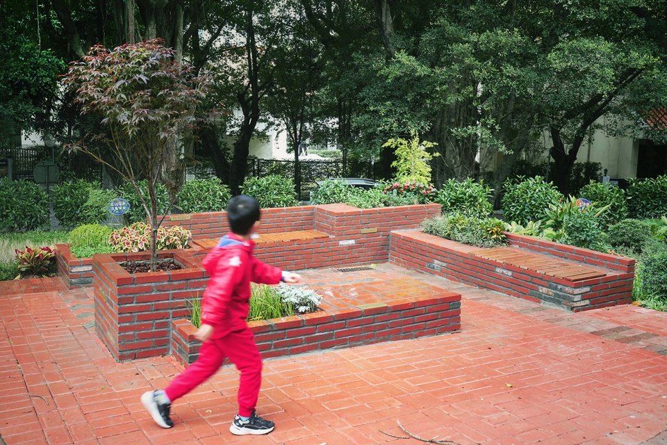 鲸山别墅社区共建花园，深圳 / 哈尔滨工业大学（深圳）建筑学院公共空间实验室