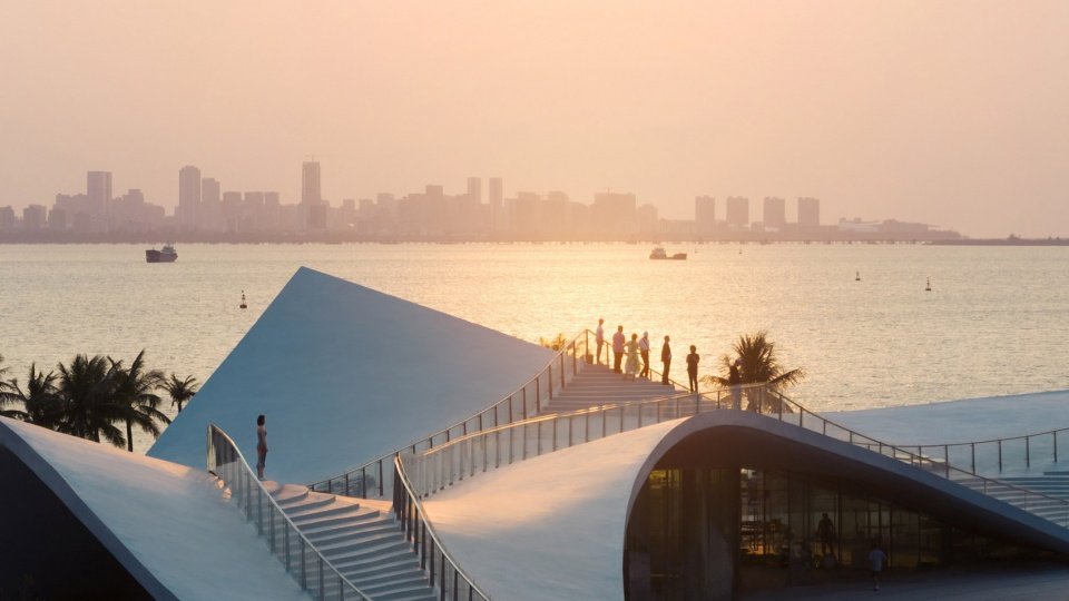 海口“天空之山”滨海驿站 / 藤本壮介建筑设计事务所