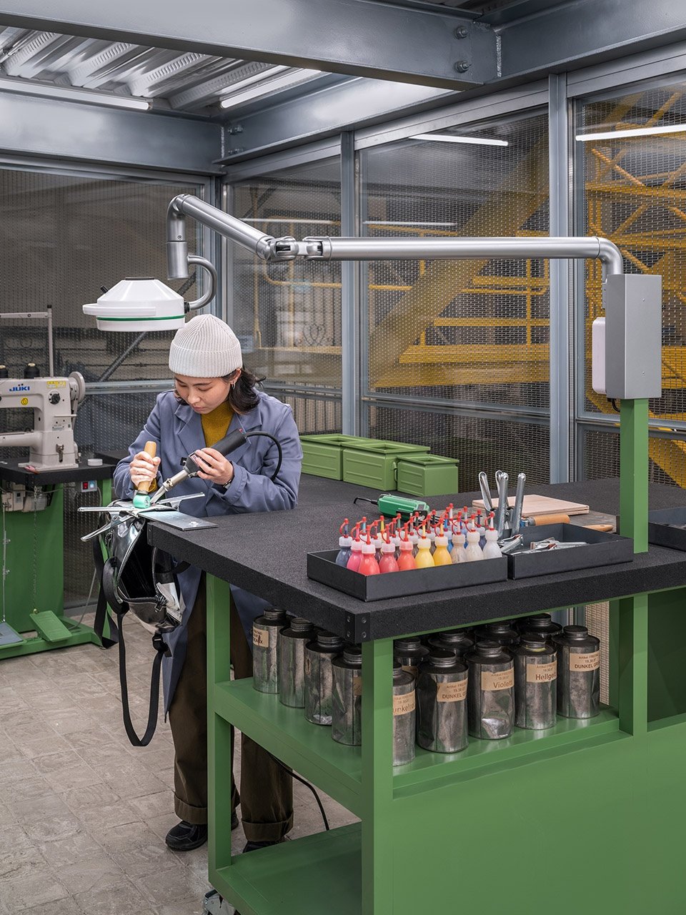 FREITAG 新店,上海 / FREITAG + 小大建筑设计事务所 FREITAG 新店,上海 / FREITAG + 小大建筑设计事务所