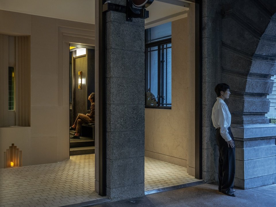 Piazza in a room: Mapoly Coffee 满坡栗咖啡(历史博物馆店)/ Wutopia Lab Piazza in a room: Mapoly Coffee 满坡栗咖啡(历史博物馆店)/ Wutopia Lab