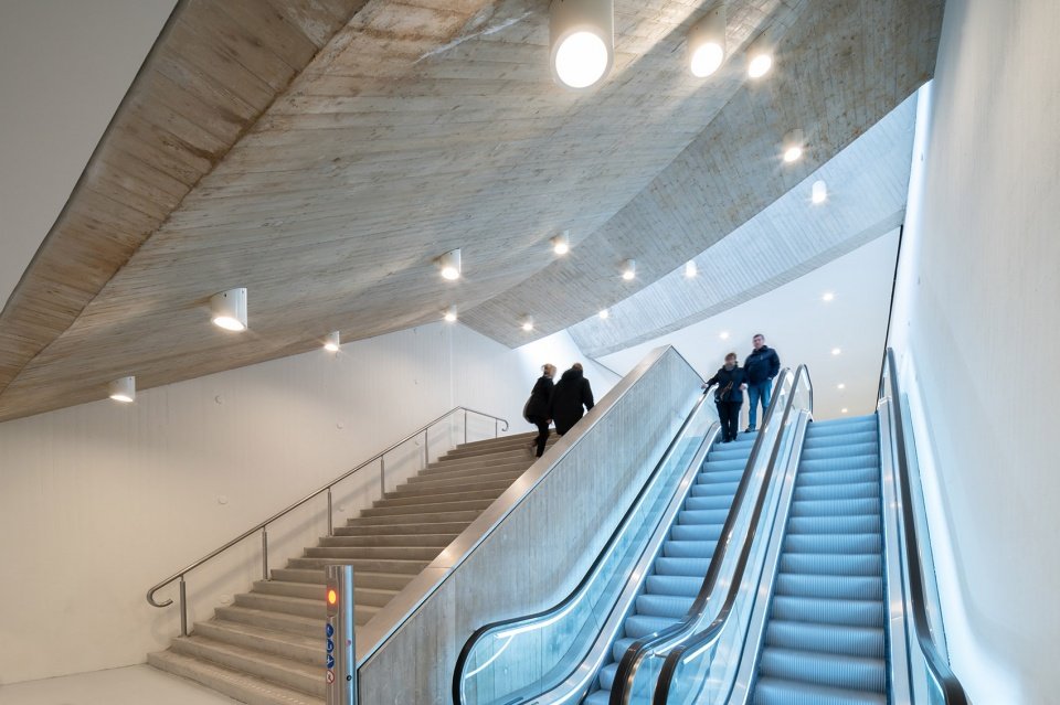 阿姆斯特丹火车站广场自行车停车场,荷兰 / wUrck 阿姆斯特丹火车站广场自行车停车场,荷兰 / wUrck