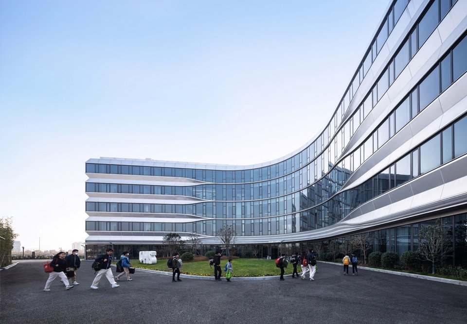 HIS 杭州国际学校 / 朱培栋 -line+ 建筑事务所 & gad HIS 杭州国际学校 / 朱培栋 -line+ 建筑事务所 & gad