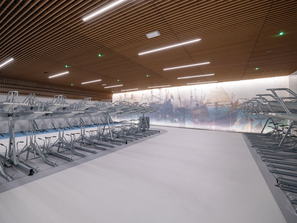 IJboulevard 水下自行车停车场,荷兰 / VenhoevenCS IJboulevard 水下自行车停车场,荷兰 / VenhoevenCS