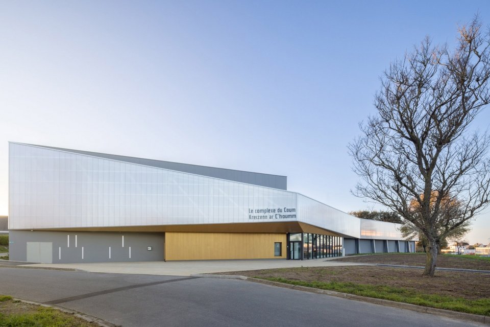 Coum 体育中心翻新扩建，法国 / ENO Architectes