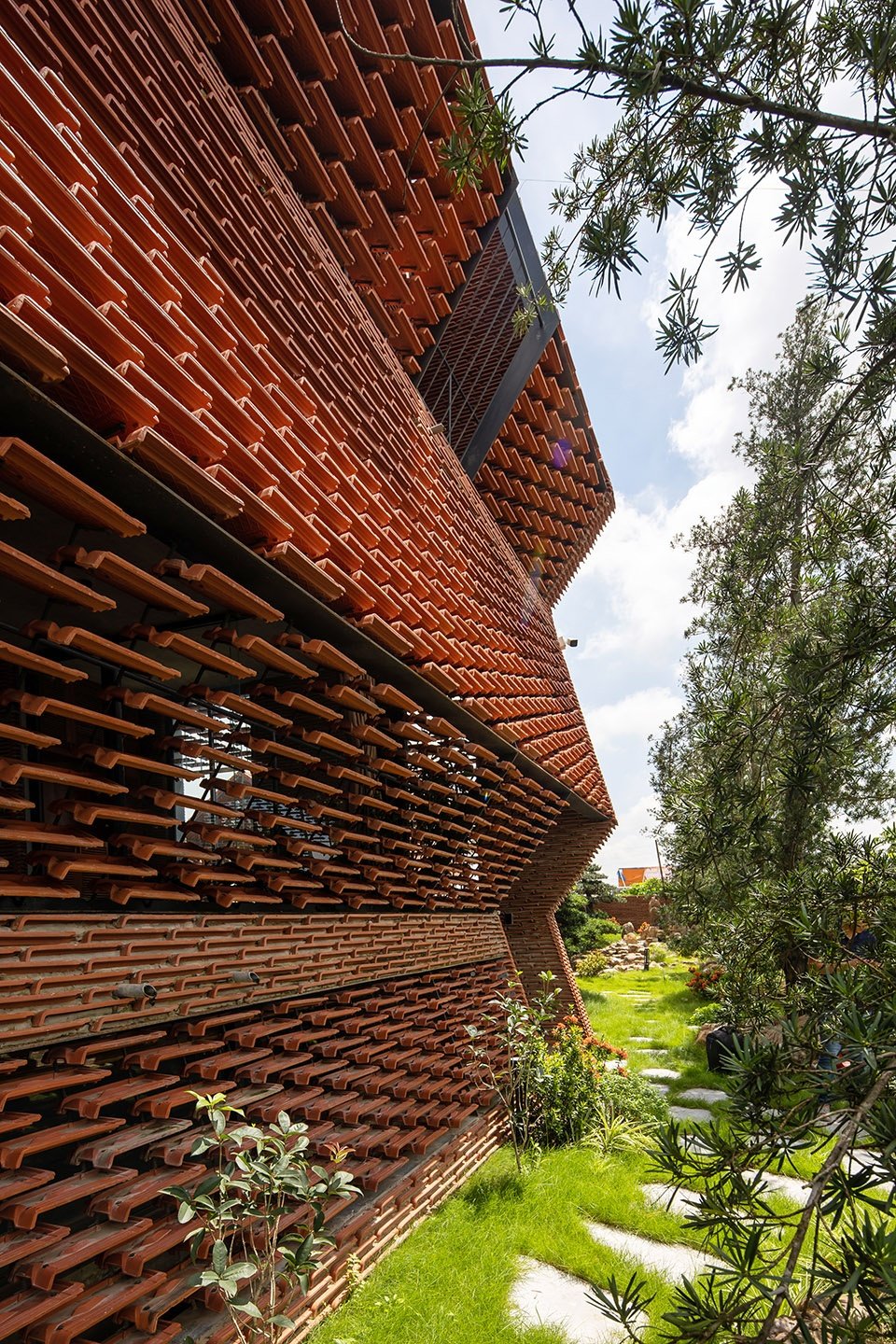 瓦巢住宅,越南 / H&P Architects 瓦巢住宅,越南 / H&P Architects