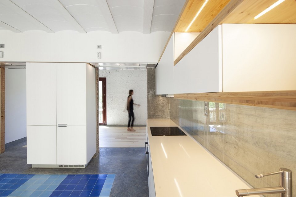 La Carbonería 集体住宅修复，巴塞罗那 / Office for Strategic Spaces