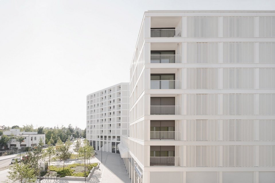Paul-Gerhardt-Allee 住宅商业综合体，德国 / allmannwappner