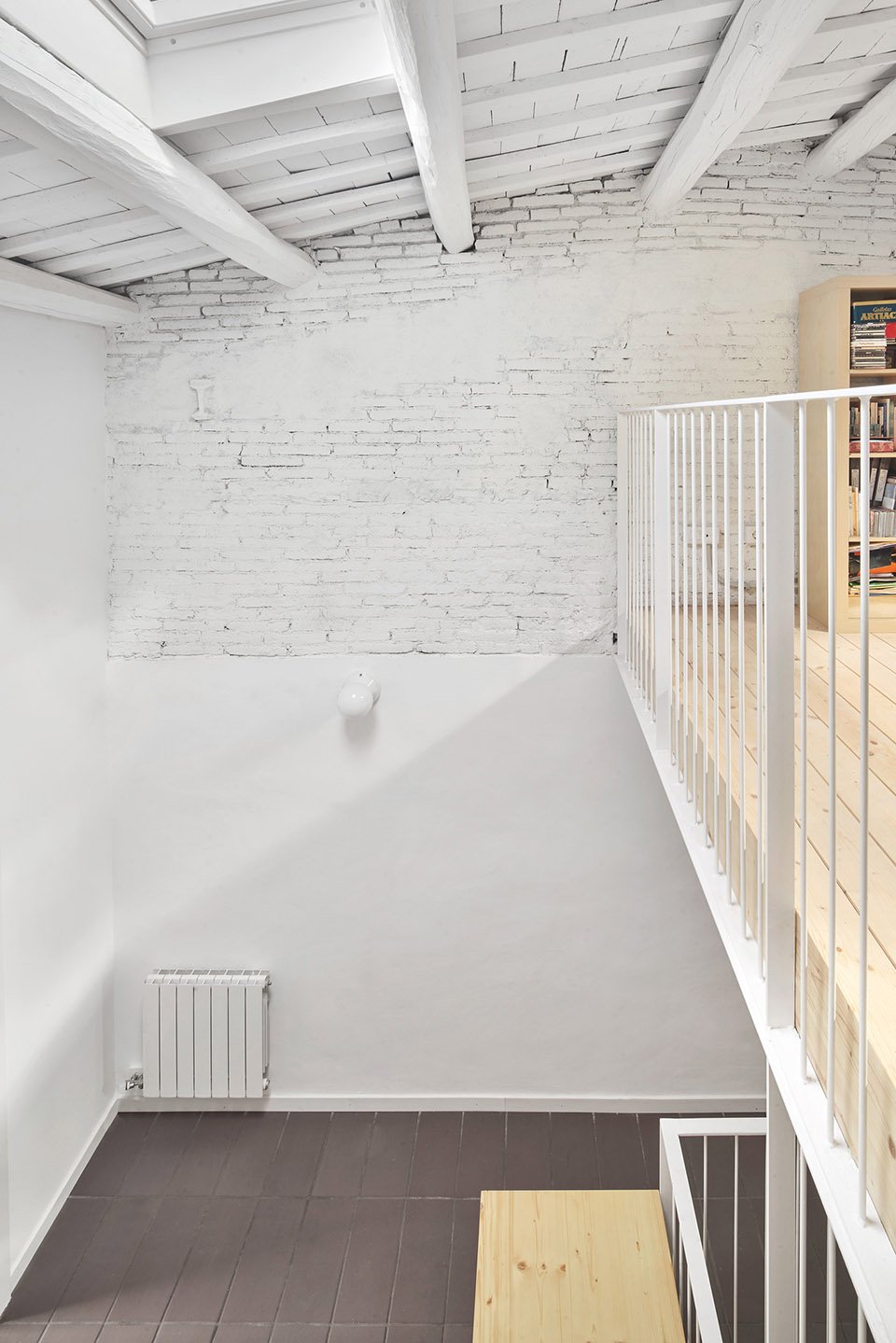 82SAN 塔拉萨联排住宅翻新扩建，巴塞罗纳 /  Vallribera Arquitectes