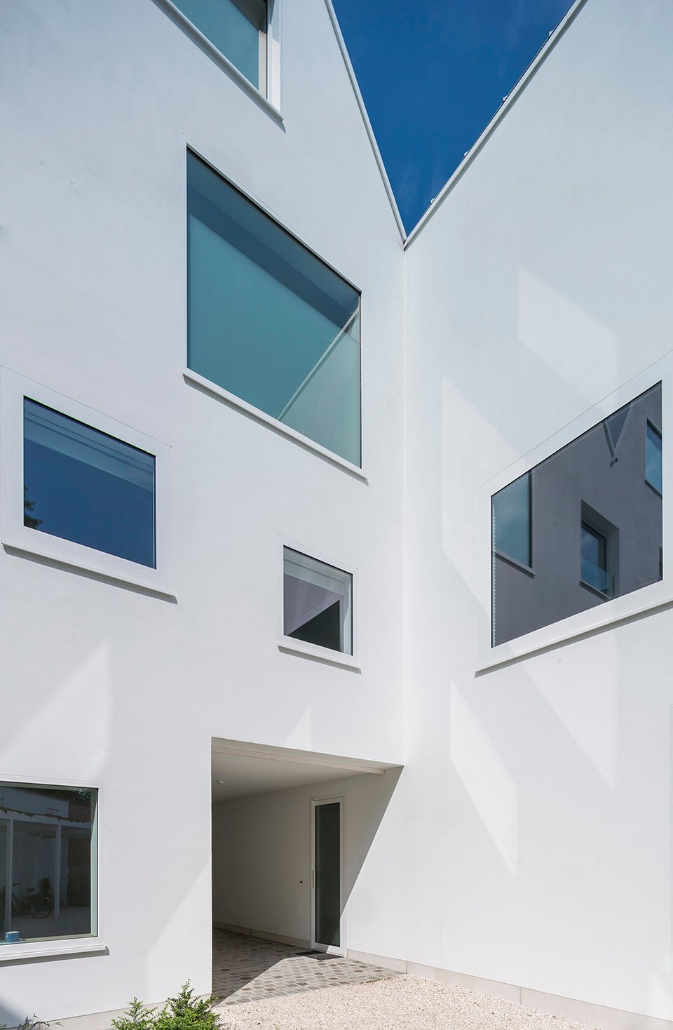 “在城市”公寓，比利时 / dmvA Architects