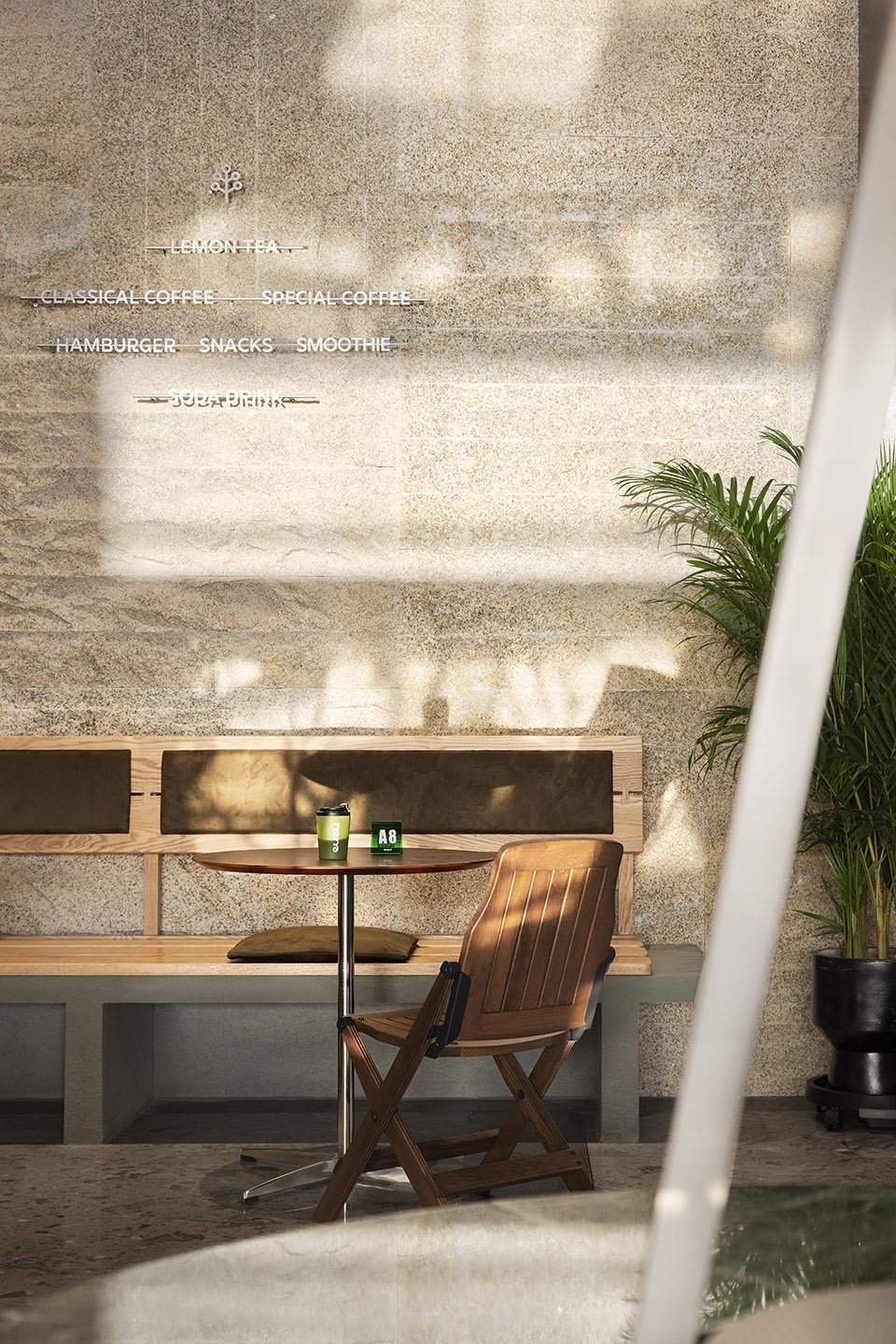 EUEU 餐饮店，广东惠州 / SORA