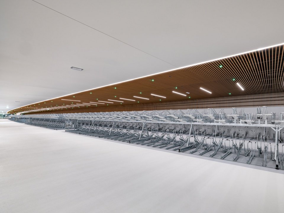 IJboulevard 水下自行车停车场,荷兰 / VenhoevenCS IJboulevard 水下自行车停车场,荷兰 / VenhoevenCS