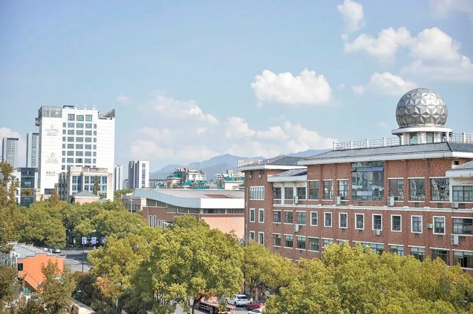 义乌绣湖小学扩建工程 / 九米设计 义乌绣湖小学扩建工程 / 九米设计